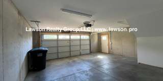 Upscale Three Bedroom in Colonial Green with Garage Upscale Three Bedroom in Colonial Green with Garage Gallery 53