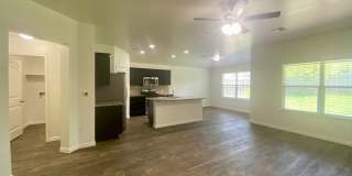 Updated Home in Pioneer Crossing! Available for July! Gallery 4