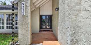 9315 SW 172nd Ter Gallery 1