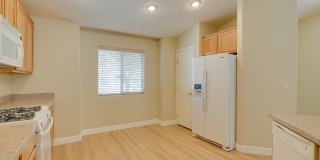 CHARMING 2 BEDROOM TOWNHOME IN SOUTHERN HIGHLANDS Gallery 12