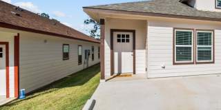 613 W Elm Street Gallery 1