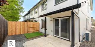 STUNNING 3 Bed / 2.5 Bath Brand New Townhome / End Unit !!! Gallery 22