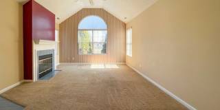 Near Local Shops and Restaurants Gallery 4