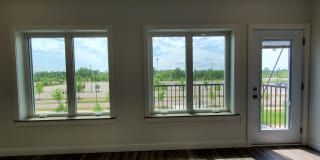 715 Lake Shore Drive Northeast - 203 Gallery 28