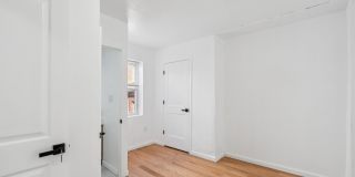 1223 SPRUCE Street Gallery 10