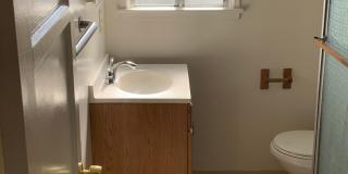 **MOVE-IN DEPOSIT SPECIAL** Lovely 2 Bedroom & 1 Bathroom Gallery 15