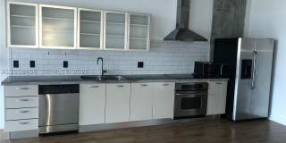 1749 NE Miami Ct Gallery 2