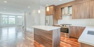 740 S COLUMBUS Boulevard Gallery 1