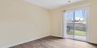 Glen at Bogey Hills Gallery 14