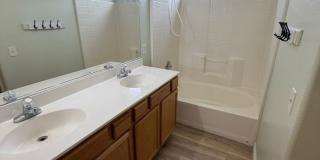 AMERICANA Property Mgmt - 2 story 4 Beds + Loft + Office  in the Gated Community in East LV Gallery 24