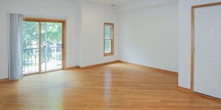 2719-23 N Wayne Gallery 19