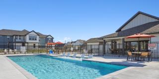 Canvas at Anna Gallery 33