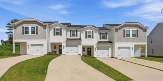 Charming 3BR Townhome in Concord Gallery 1