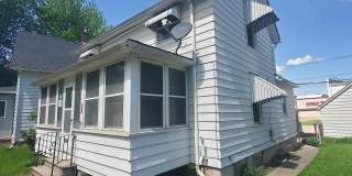 Comfy East Moline Home With Garage and Basement Space Gallery 3