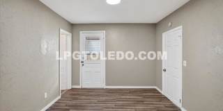 3905 Peru St. Gallery 15