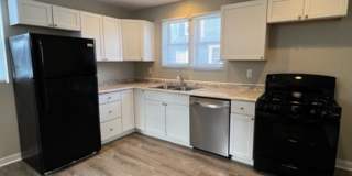 Charming 2 Bedroom Home with Fenced Yard Available for Pre-Lease! Gallery 8