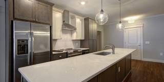 525 East Apartments Gallery 28