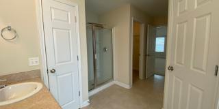 4 bedroom 2.5 bath home with a loft Gallery 20