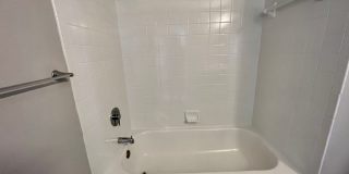 306 W Franklin Gallery 59