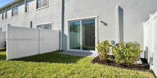 204 SE Woodbark St Gallery 13
