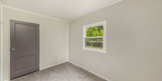 Cute Remodeled Two Bedroom 1 Bathroom Bungalow! Gallery 9