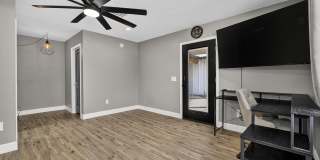 4329 E HUBBELL Street Gallery 29