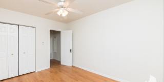 1249 West Henderson Street Gallery 7