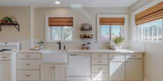 1610 Las Lomas Road Northeast Gallery 1