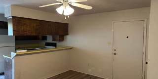 Bryan - 1 bedroom / 1 bath - duplex - fenced in area behind unit. Near 29th street. Gallery 3