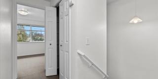 Monroe End Unit Townhome Unit A Gallery 18