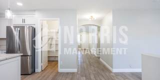 Beautiful Large Home w/A Pool Gallery 13