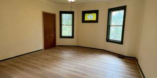 Newly renovated spacious 4 bedroom home in Sheraden - AVAILABLE OCTOBER! Gallery 7