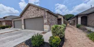 Walk to Gruene/ Fridge Inculded / No Carpet / CISD *2 weeks free rent* Walk to Gruene/ Fridge Inculded / No Carpet / CISD *2 weeks free rent* Gallery 1