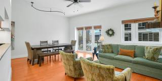 Fully Furnished Newly Remodeled Condo Downtown Gallery 6
