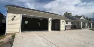 Gorgeous 6-bedroom, 4-bathroom with a large garage Salem Gallery 4