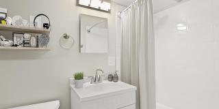 1325 Madison Apartments Gallery 5