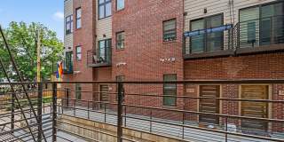 2 Bed, 1 Bath Townhouse with Roof Top Deck Gallery 20