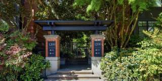 2Bd/1.75Ba Bellevue Townhome Gallery 3