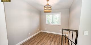 Fully Updated Spacious Studio Above Garages in Pasadena! Gallery 7