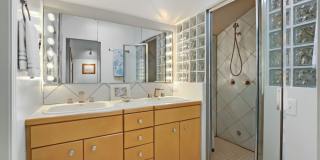 Charming Downtown Oasis | Steps to Pearl Street Gallery 19