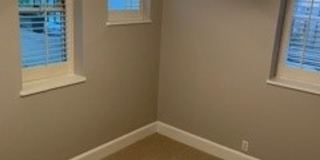 1BR in Georgetown East Village WITH PARKING!!! Gallery 17