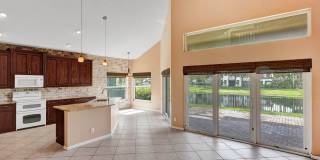 Amazing 4 Bedroom, 3 Bath home plus large 21'x11' loft located in Parkland Isles! Gallery 45