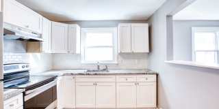 Lovely 3 Bedroom 1 Bathroom - 1st Floor with/ Washer and Dryer Gallery 11