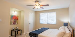 1047 E Alameda Dr Gallery 20