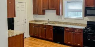 3912-28 N Pine Grove Gallery 1