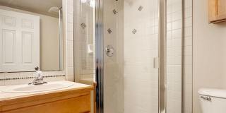 3bs/2.5ba Seattle Townhome Gallery 16