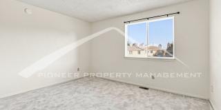 Spacious Townhouse with Central AC and Washer/Dryer Spacious Townhouse with Central AC and Washer/Dryer Gallery 13