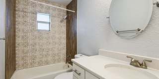 2227 NE 3rd Avenue Gallery 14