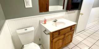 Very Unique 5 Bedroom Home on Large Lot Gallery 71