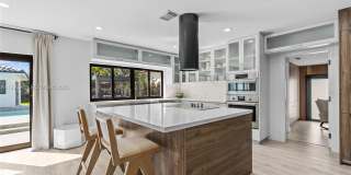 116 W 1st Ct Gallery 17